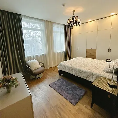 Apartment Castle Host With Free Parking