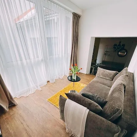 Castle Host With Free Parking Apartment