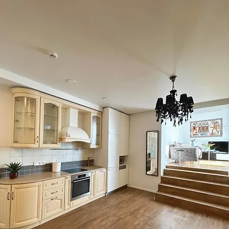 Castle Host With Free Parking Apartment